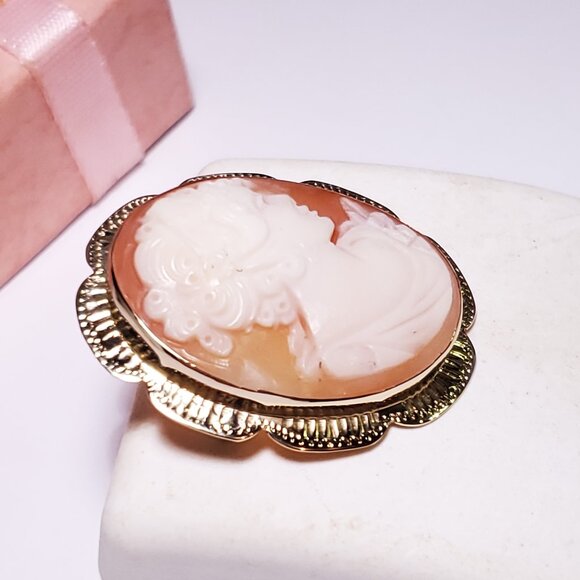Estate Oval Carved Cameo Italian 14Kt YG Bezel w/Etched Frame Milor Pin/Pd#23281 - Picture 2 of 8